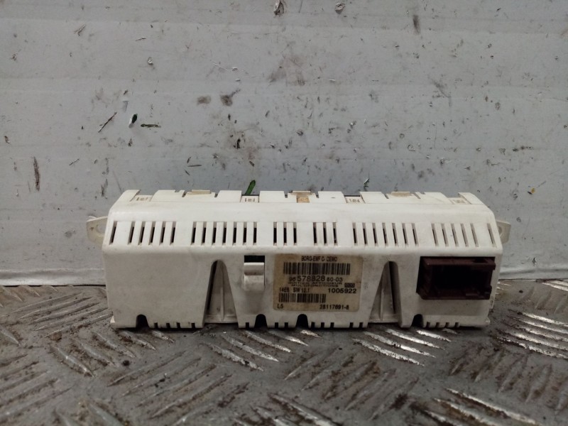 Recambio de pantalla multifuncion para citroen c4 berlina vtr plus referencia OEM IAM 965788288003  