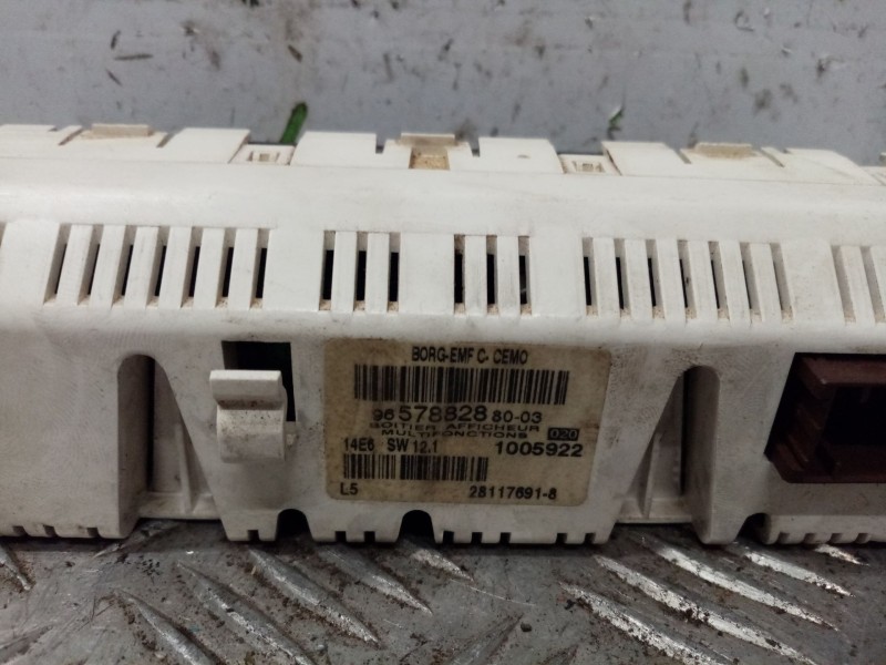 Recambio de pantalla multifuncion para citroen c4 berlina vtr plus referencia OEM IAM 965788288003  