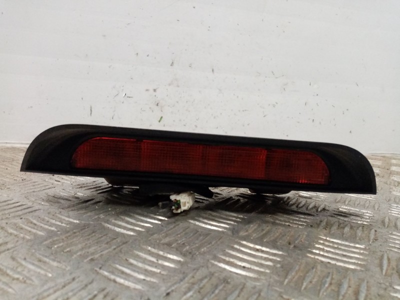 Recambio de luz central de freno para mitsubishi space star (dg0) 1.9 di-d cat referencia OEM IAM MR245579  