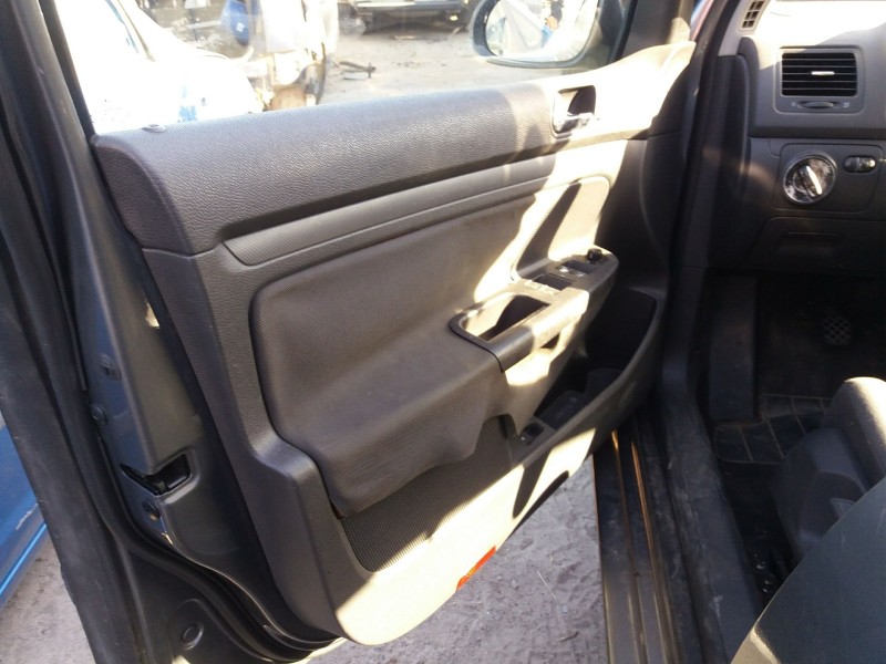 volkswagen golf v berlina (1k1) del año 2003