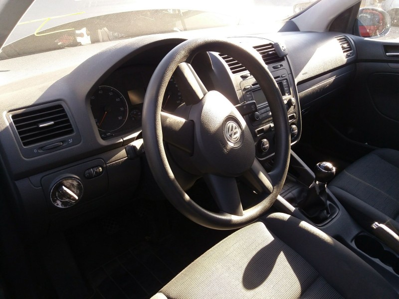 volkswagen golf v berlina (1k1) del año 2003