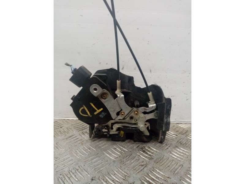 Recambio de cerradura puerta trasera derecha para toyota rav 4 (a2) referencia OEM IAM   