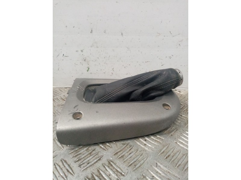 Recambio de guarnecidos palanca cambio para toyota rav 4 (a2) referencia OEM IAM 0  