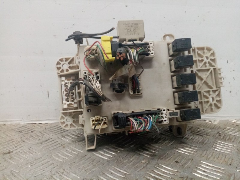 Recambio de caja reles / fusibles para toyota rav 4 (a2) referencia OEM IAM 8198050030  
