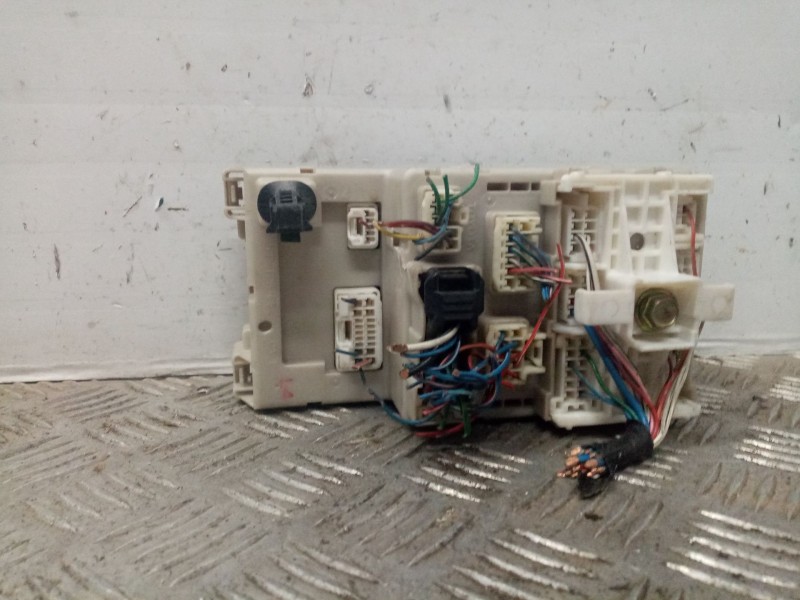 Recambio de caja reles / fusibles para toyota rav 4 (a2) referencia OEM IAM 8198050030  