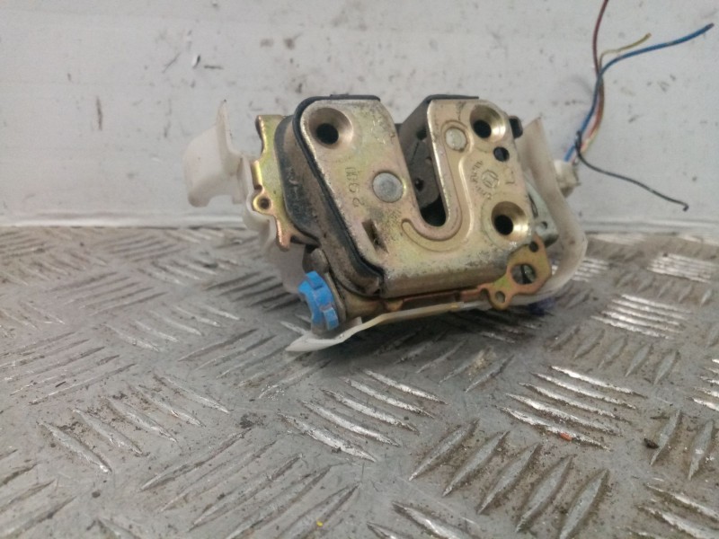 Recambio de cerradura puerta delantera izquierda para nissan x-trail (t30) 2.2 16v turbodiesel cat referencia OEM IAM 80553AA210