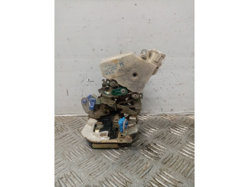 Recambio de cerradura puerta trasera derecha para nissan x-trail (t30) 2.2 16v turbodiesel cat referencia OEM IAM 055240300  