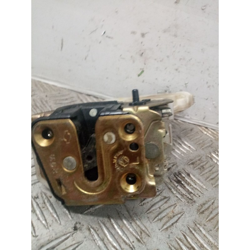 Recambio de cerradura puerta trasera izquierda para nissan x-trail (t30) 2.2 16v turbodiesel cat referencia OEM IAM 800553AA300 