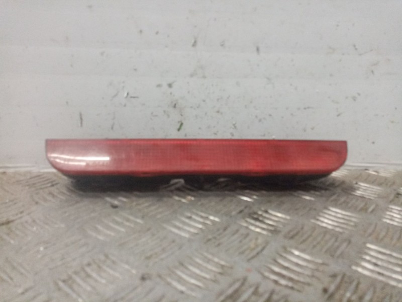 Recambio de piloto trasero central para nissan x-trail (t30) 2.2 16v turbodiesel cat referencia OEM IAM   