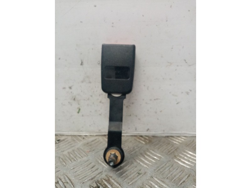 Recambio de anclaje cinturon delantero derecho para suzuki santana 300 2.0 hdi referencia OEM IAM   