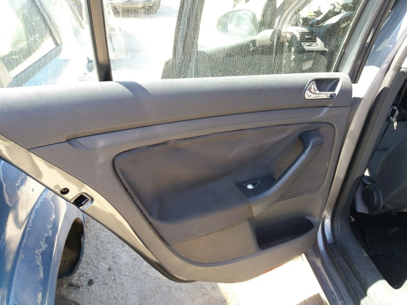 volkswagen golf v berlina (1k1) del año 2003