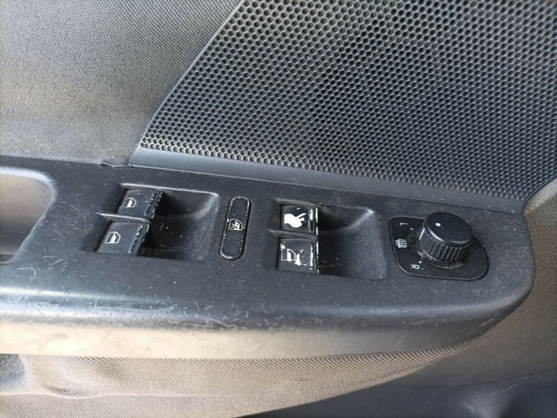 Recambio de mando elevalunas delantero izquierdo para volkswagen golf v berlina (1k1) referencia OEM IAM   