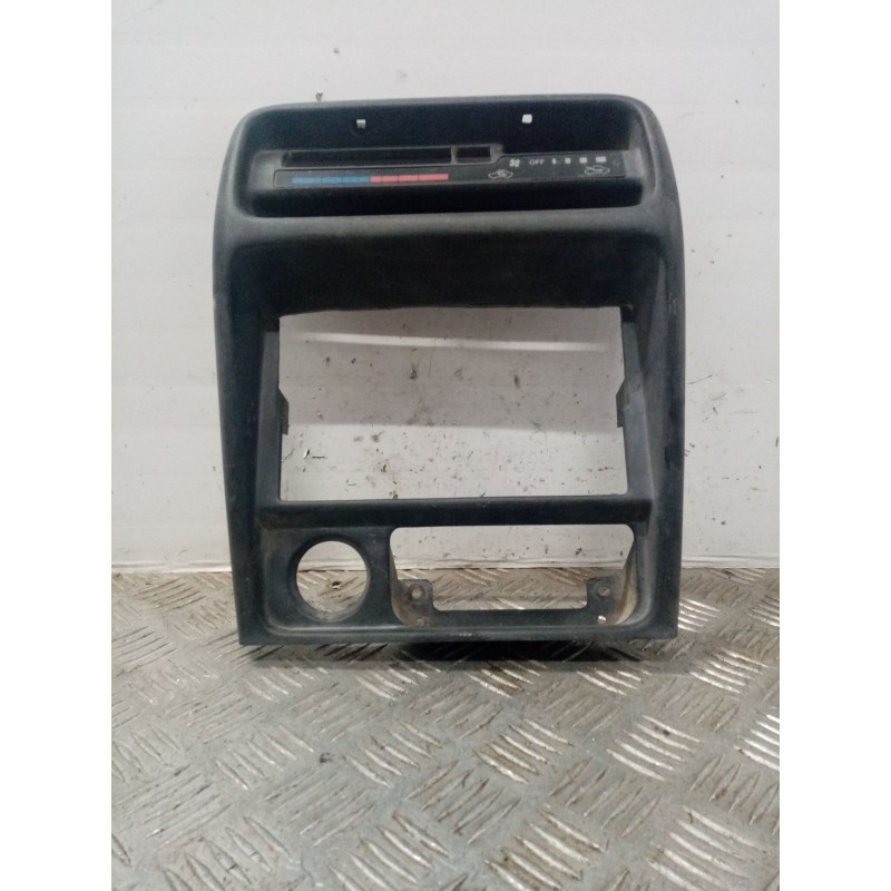 Recambio de mascara central de salpicadero para suzuki santana 300 2.0 hdi referencia OEM IAM   
