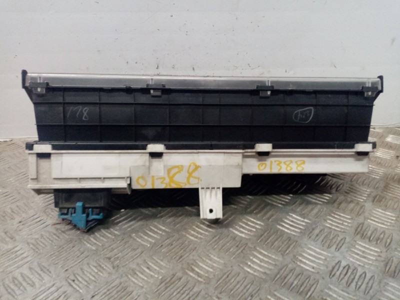 Recambio de cuadro instrumentos para jeep cherokee (xj) 4.0 190cv erh referencia OEM IAM 83504890  