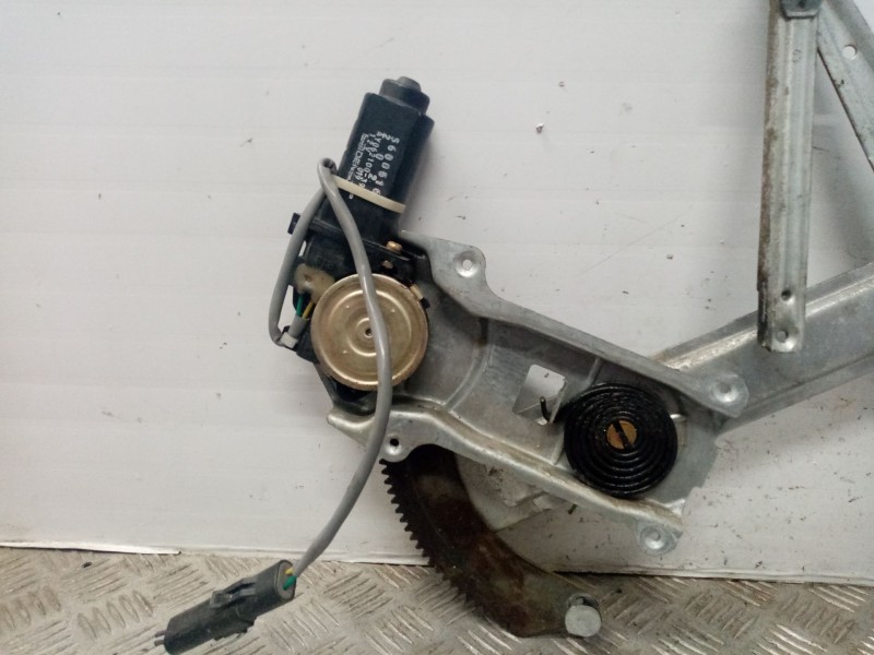 Recambio de elevalunas delantero derecho para jeep cherokee (xj) 4.0 190cv erh referencia OEM IAM 56005164  