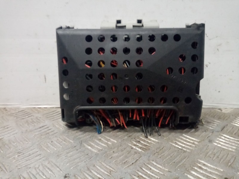 Recambio de caja reles / fusibles para opel zafira a elegance referencia OEM IAM 24412497  