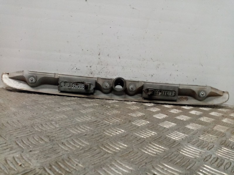 Recambio de molduras traseras para opel zafira a elegance referencia OEM IAM 90579631  