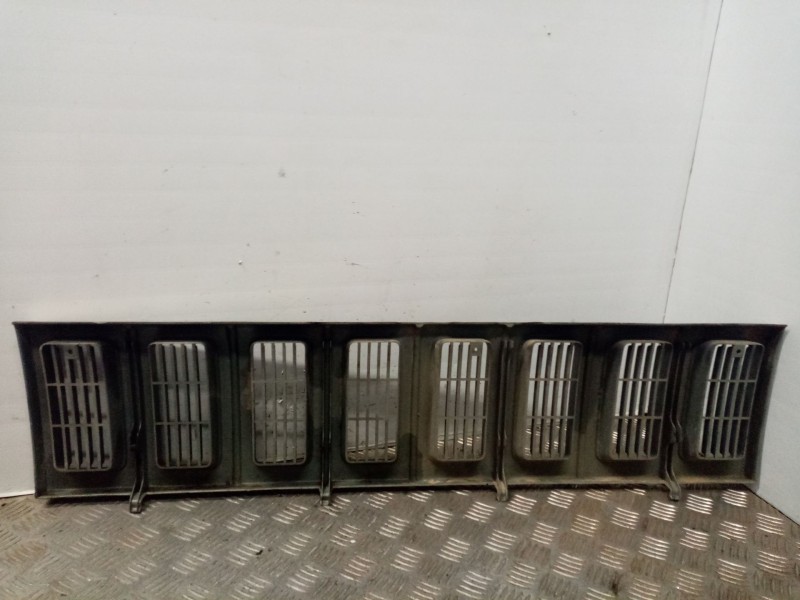 Recambio de rejilla delantera para jeep cherokee (xj) 4.0 190cv erh referencia OEM IAM 55054889  