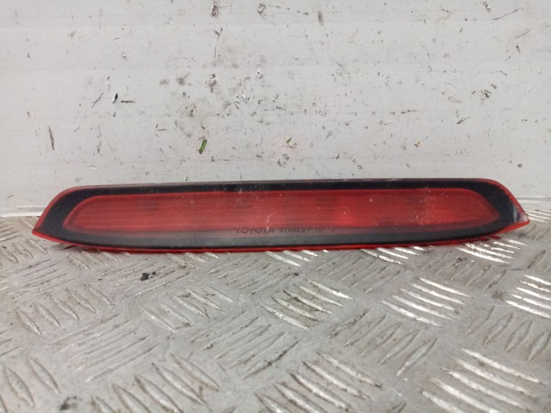 Recambio de luz central de freno para toyota corolla verso (e12) referencia OEM IAM   