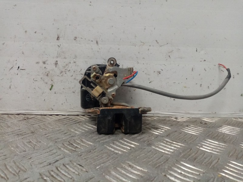 Recambio de cerradura maletero / porton para toyota corolla verso (e12) referencia OEM IAM   