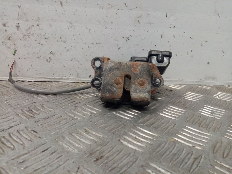 Recambio de cerradura maletero / porton para toyota corolla verso (e12) referencia OEM IAM   