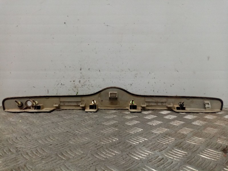 Recambio de moldura piloto matricula para toyota corolla verso (e12) referencia OEM IAM   