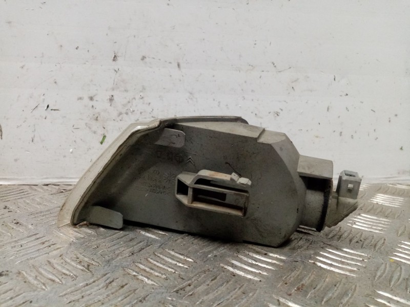 Recambio de piloto delantero derecho para citroen xantia berlina 1.9 diesel referencia OEM IAM   