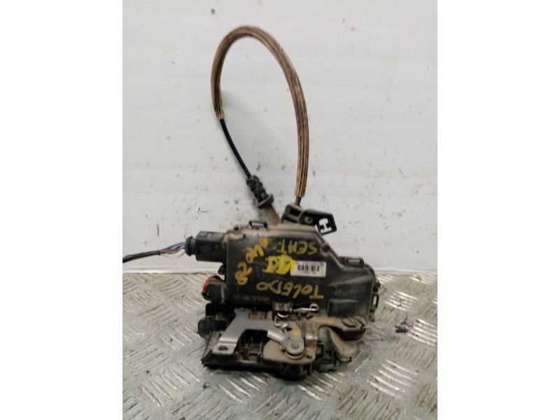 Recambio de cerradura puerta delantera derecha para seat toledo (1m2) signo referencia OEM IAM   