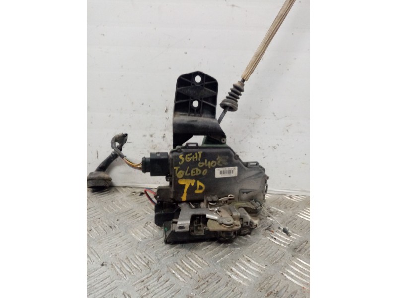 Recambio de cerradura puerta trasera derecha para seat toledo (1m2) signo referencia OEM IAM   