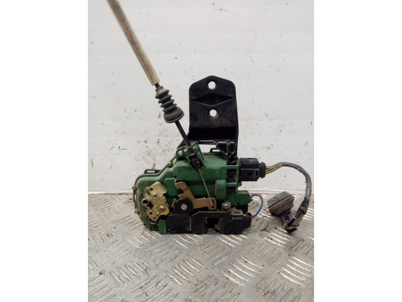 Recambio de cerradura puerta trasera derecha para seat toledo (1m2) signo referencia OEM IAM   