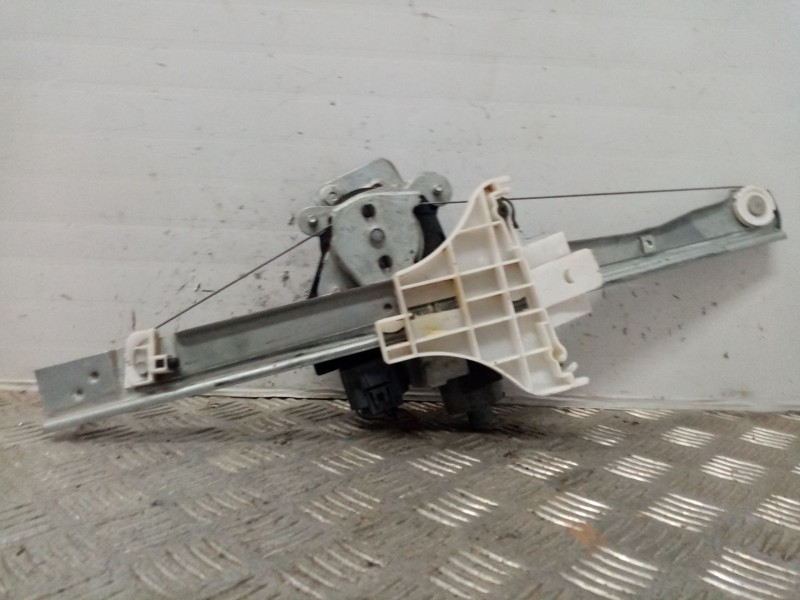 Recambio de elevalunas trasero izquierdo para ford mondeo berlina (ge) ghia referencia OEM IAM 0130821773  