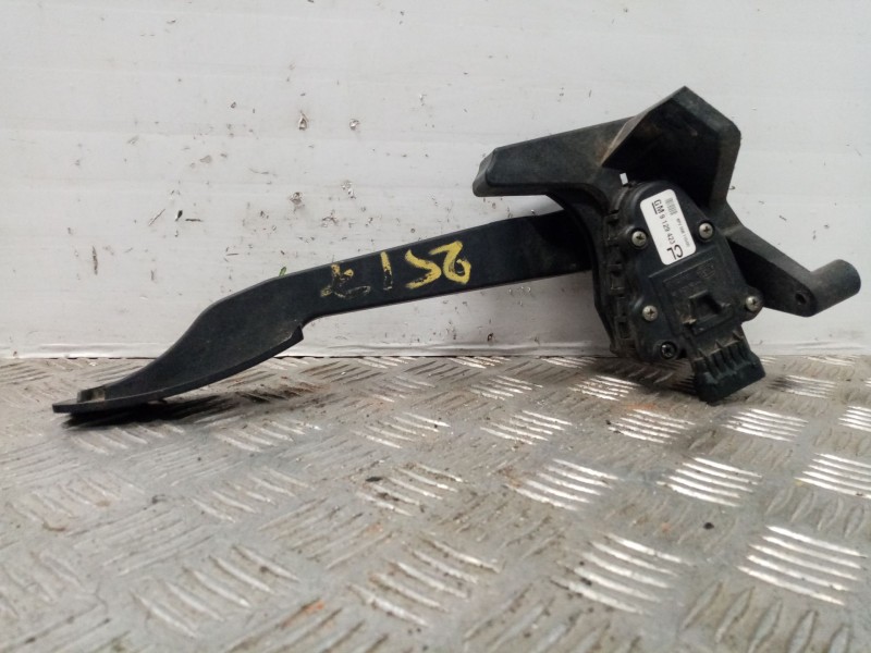 Recambio de potenciometro pedal para opel corsa c club referencia OEM IAM 9129423  