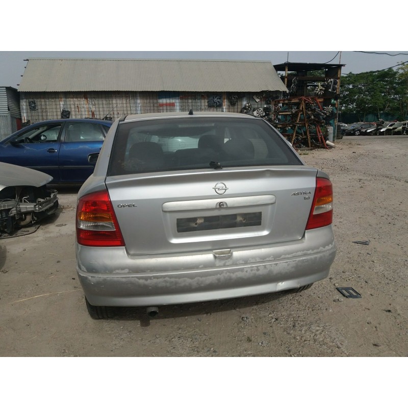 opel astra g coupé del año 2000