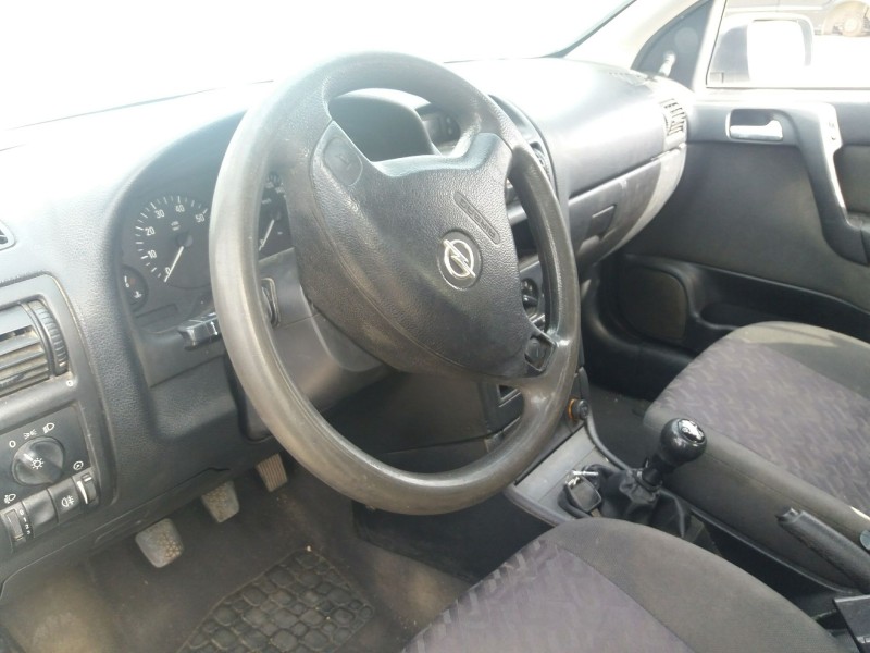 opel astra g coupé del año 2000