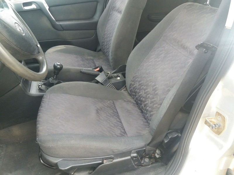 opel astra g coupé del año 2000