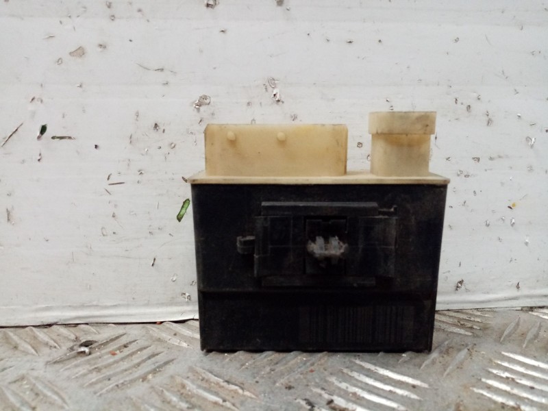 Recambio de caja precalentamiento para peugeot 207 referencia OEM IAM 9652021180  