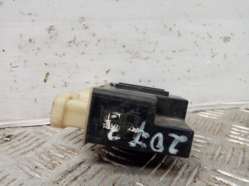 Recambio de caja precalentamiento para peugeot 207 referencia OEM IAM 9652021180  