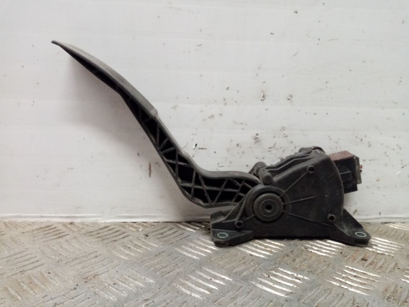 Recambio de potenciometro pedal para nissan pathfinder (r51) 2.5 dci diesel cat referencia OEM IAM 18002EA000  