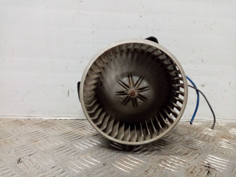 Recambio de ventilador calefaccion para kia carnival 2.9 turbodiesel cat referencia OEM IAM 03361  