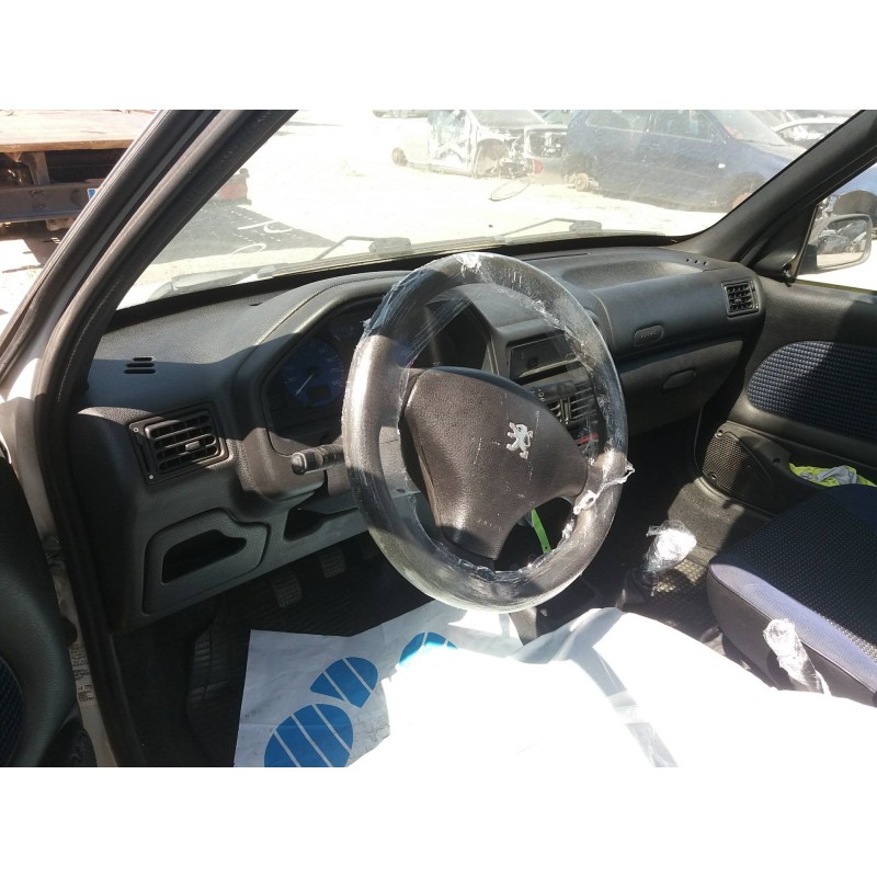 peugeot 106 (s2) 1.1   |   0.96 - ... | 1996 | 60 cv / 44 kw del año 1996