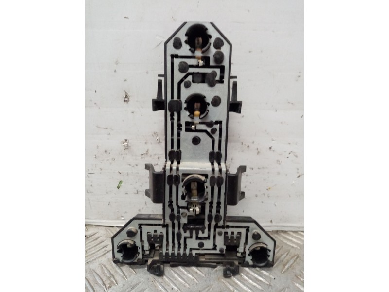 Recambio de portalamparas para bmw serie 7 (e38) 740i referencia OEM IAM 1J5945257  