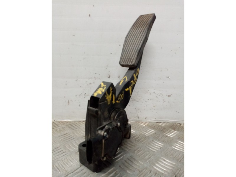 Recambio de potenciometro pedal para opel astra g caravan elegance referencia OEM IAM 0281002278  