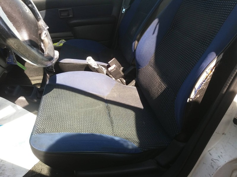 peugeot 106 (s2) 1.1   |   0.96 - ... | 1996 | 60 cv / 44 kw del año 1996