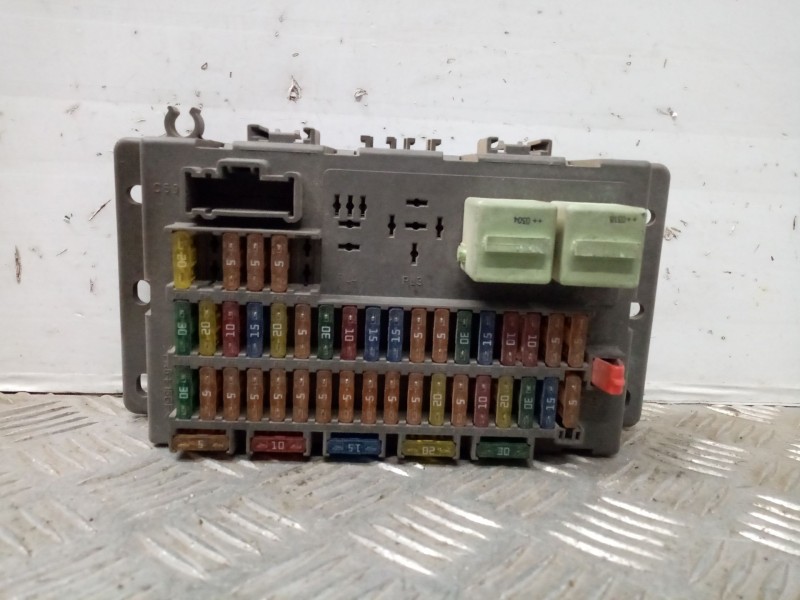 Recambio de caja reles / fusibles para mini mini (r50,r53) one d referencia OEM IAM 518030507 6906600 