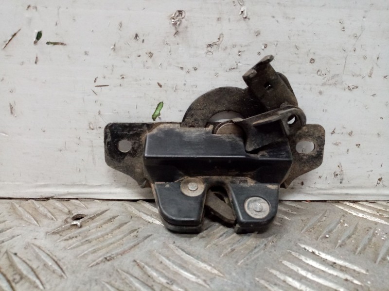 Recambio de cerradura puerta trasera derecha para peugeot partner (s2) 2.0 hdi cat referencia OEM IAM   