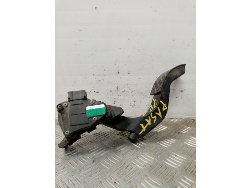 Recambio de potenciometro pedal para volkswagen passat berlina (3b3) edition referencia OEM IAM 8D1721523E  