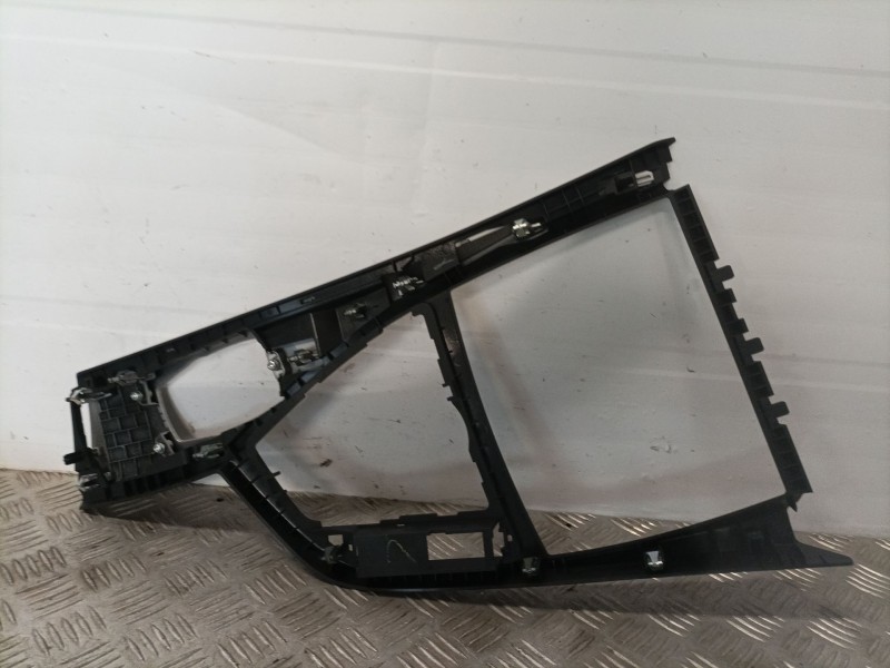 Recambio de consola central para bmw 1 (f20) 116 d referencia OEM IAM 105026818 51169207313 27648710