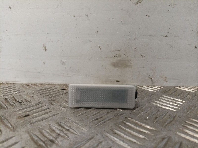 Recambio de luz interior para bmw 1 (f20) 116 d referencia OEM IAM   