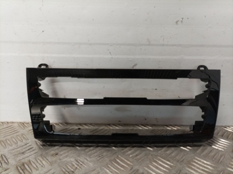 Recambio de moldura para bmw 1 (f20) 116 d referencia OEM IAM   