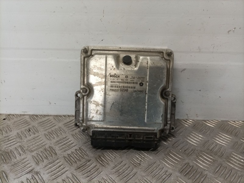 Recambio de centralita motor uce para chrysler voyager (rg) referencia OEM IAM 0281011064  